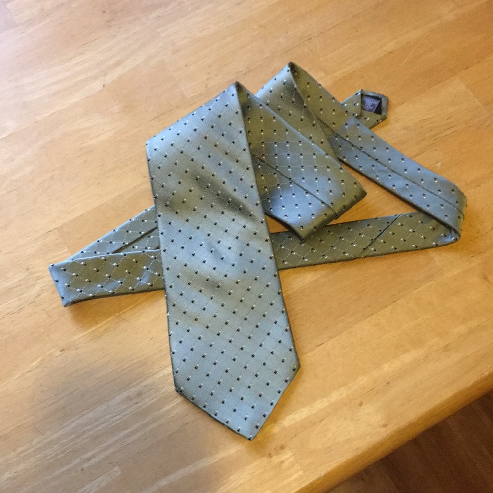 J. Ferrar Men’s 100% silk tie